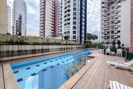 Apartamento à venda com 57m², 2 quartos e 2 vagas Apartamento à venda com 57m², 2 quartos e 2 vagasÁrea comum - Piscina