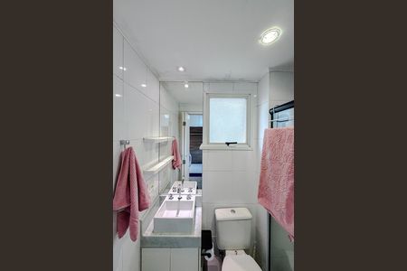 Apartamento à venda com 57m², 2 quartos e 2 vagas Apartamento à venda com 57m², 2 quartos e 2 vagasBanheiro da Suíte