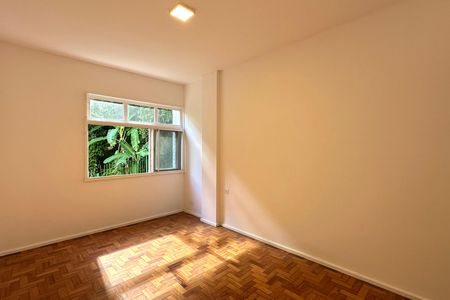 Apartamento à venda com 70m², 2 quartos e sem vaga
