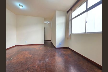 Sala  de apartamento à venda com 3 quartos, 60m² em Padre Eustáquio, Belo Horizonte