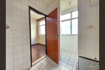 Cozinha de apartamento à venda com 3 quartos, 60m² em Padre Eustáquio, Belo Horizonte