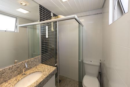 Banheiro da Suíte 1 de apartamento à venda com 2 quartos, 60m² em Santo Antônio, Belo Horizonte
