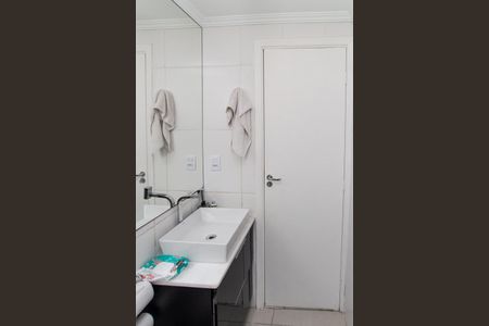 Banheiro de apartamento para alugar com 2 quartos, 100m² em Parque Novo Mundo, São Paulo