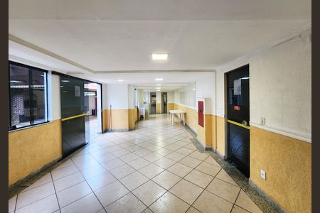 Apartamento para alugar com 100m², 2 quartos e 1 vaga Apartamento para alugar com 100m², 2 quartos e 1 vagaÁrea comum - Salão de festas