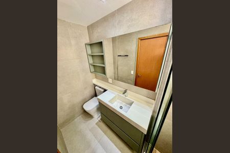 Banheiro de apartamento à venda com 2 quartos, 104m² em Jardim Trevo, Jundiaí