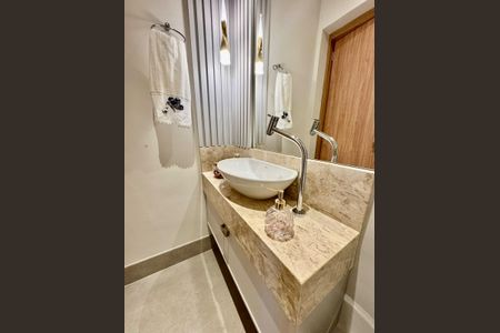 Apartamento à venda com 104m², 2 quartos e 2 vagas Apartamento à venda com 104m², 2 quartos e 2 vagasBanheiro