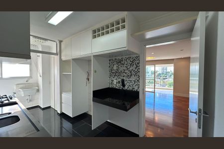 Apartamento para alugar com 120m², 3 quartos e 2 vagas Apartamento para alugar com 120m², 3 quartos e 2 vagasCozinha