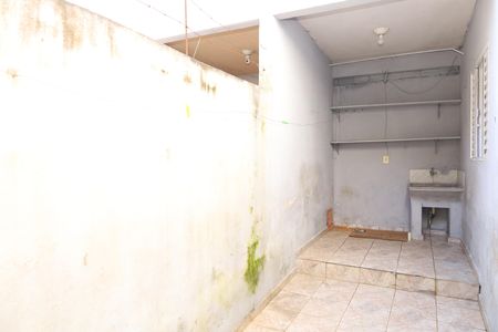 Casa para alugar com 80m², 3 quartos e 1 vagaÁrea de Serviço e quintal