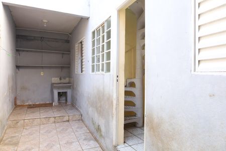Casa para alugar com 80m², 3 quartos e 1 vagaÁrea de Serviço e quintal