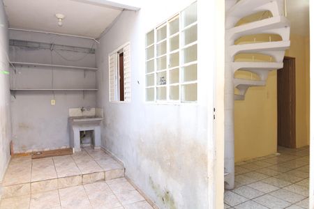 Casa para alugar com 80m², 3 quartos e 1 vagaÁrea de Serviço e quintal