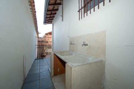 Casa para alugar com 70m², 2 quartos e 1 vagaÁrea de serviço