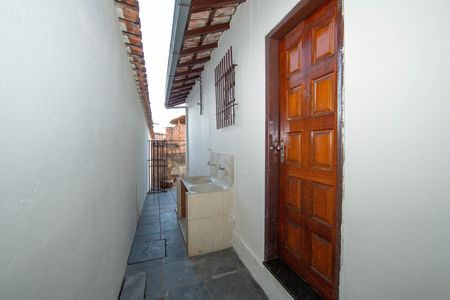 Casa para alugar com 70m², 2 quartos e 1 vagaÁrea de serviço