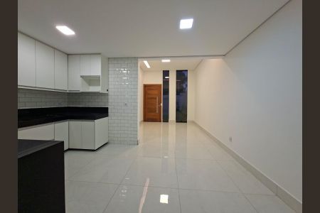Casa para alugar com 105m², 3 quartos e 4 vagas Casa para alugar com 105m², 3 quartos e 4 vagasCozinha