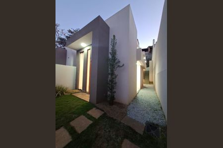 Área externa de casa à venda com 3 quartos, 105m² em Vila Rica, Lagoa Santa