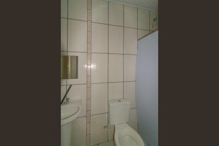 Banheiro de casa à venda com 2 quartos, 100m² em Olaria, Canoas