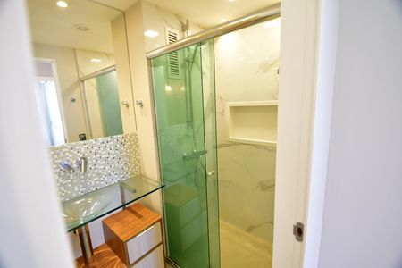 Banheiro de apartamento para alugar com 2 quartos, 70m² em Cambuí, Campinas