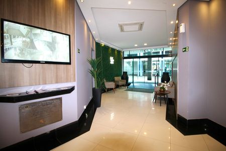 Hall de entrada de apartamento à venda com 1 quarto, 56m² em Juvevê, Curitiba
