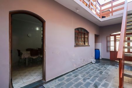 Quintal de casa à venda com 4 quartos, 170m² em Vila Jacuí, São Paulo