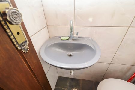 Banheiro do Espaço Gourmet de casa à venda com 4 quartos, 170m² em Vila Jacuí, São Paulo