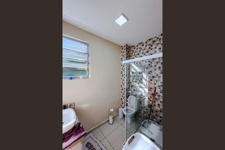 Apartamento à venda com 74m², 2 quartos e sem vaga Apartamento à venda com 74m², 2 quartos e sem vagaBanheiro