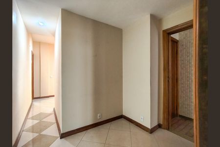 Corredor de apartamento para alugar com 3 quartos, 97m² em Tijuca, Rio de Janeiro