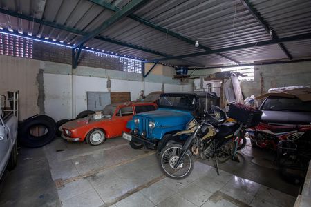 Garagem de casa à venda com 7 quartos, 700m² em Céu Azul, Belo Horizonte