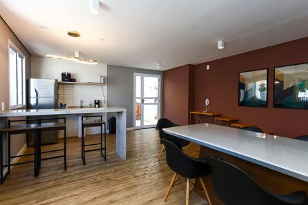 Apartamento para alugar com 38m², 2 quartos e sem vaga Apartamento para alugar com 38m², 2 quartos e sem vagaÁrea comum - Salão de festas