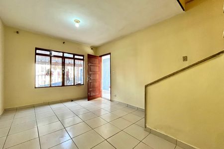 Casa para alugar com 75m², 2 quartos e 1 vaga Casa para alugar com 75m², 2 quartos e 1 vagaSala