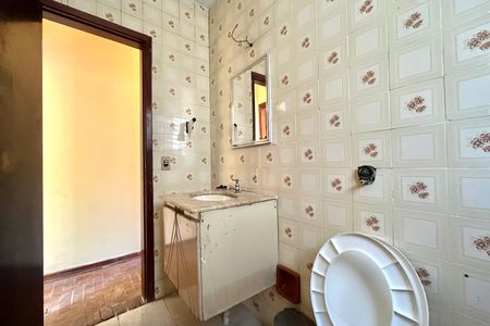 Casa para alugar com 75m², 2 quartos e 1 vaga Casa para alugar com 75m², 2 quartos e 1 vagaBanheiro