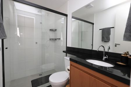 Banheiro  de kitnet/studio à venda com 1 quarto, 25m² em Pinheiros, São Paulo