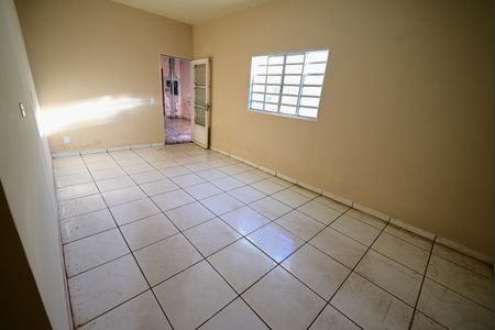Casa para alugar com 90m², 2 quartos e 1 vaga