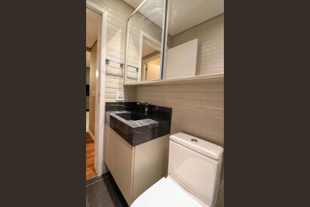 Banheiro de apartamento para alugar com 2 quartos, 66m² em Campo Belo, São Paulo