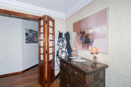 Apartamento para alugar com 237m², 4 quartos e 4 vagas Apartamento para alugar com 237m², 4 quartos e 4 vagasEntrada