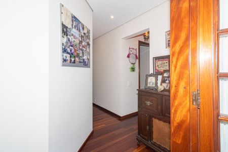 Apartamento para alugar com 237m², 4 quartos e 4 vagas Apartamento para alugar com 237m², 4 quartos e 4 vagasCorredor