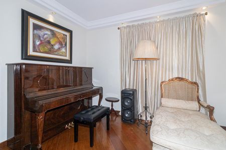 Apartamento para alugar com 237m², 4 quartos e 4 vagas Apartamento para alugar com 237m², 4 quartos e 4 vagasSala