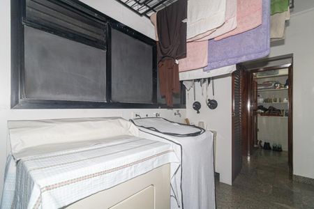 Apartamento para alugar com 237m², 4 quartos e 4 vagas Apartamento para alugar com 237m², 4 quartos e 4 vagasÁrea de Serviço