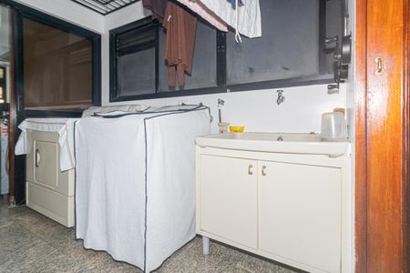 Apartamento para alugar com 237m², 4 quartos e 4 vagas Apartamento para alugar com 237m², 4 quartos e 4 vagasÁrea de Serviço