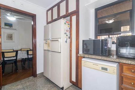 Apartamento para alugar com 237m², 4 quartos e 4 vagas Apartamento para alugar com 237m², 4 quartos e 4 vagasCozinha