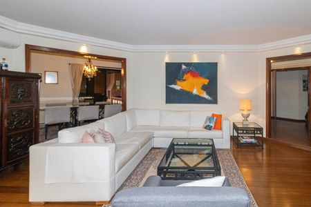 Apartamento para alugar com 237m², 4 quartos e 4 vagas Apartamento para alugar com 237m², 4 quartos e 4 vagasSala