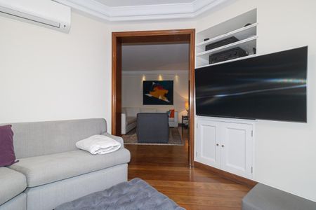 Sala de TV de apartamento para alugar com 4 quartos, 273m² em Planalto Paulista, São Paulo