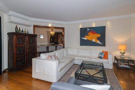 Apartamento para alugar com 237m², 4 quartos e 4 vagas Apartamento para alugar com 237m², 4 quartos e 4 vagasSala