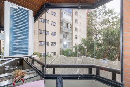Apartamento para alugar com 237m², 4 quartos e 4 vagas Apartamento para alugar com 237m², 4 quartos e 4 vagasVaranda do Quarto 4