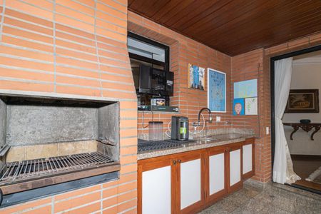 Apartamento para alugar com 237m², 4 quartos e 4 vagas Apartamento para alugar com 237m², 4 quartos e 4 vagasVaranda gourmet