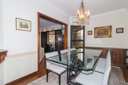 Apartamento para alugar com 237m², 4 quartos e 4 vagas Apartamento para alugar com 237m², 4 quartos e 4 vagasSala de Jantar