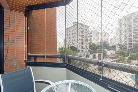 Apartamento para alugar com 237m², 4 quartos e 4 vagas Apartamento para alugar com 237m², 4 quartos e 4 vagasVaranda da Suíte 1