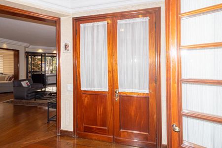 Apartamento para alugar com 237m², 4 quartos e 4 vagas Apartamento para alugar com 237m², 4 quartos e 4 vagasEntrada
