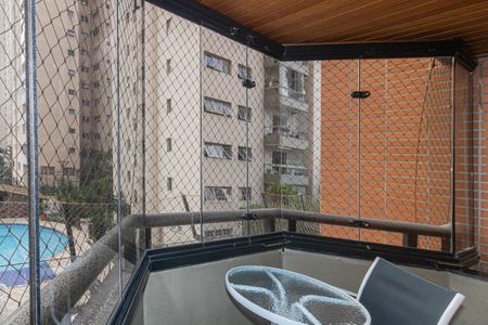 Apartamento para alugar com 237m², 4 quartos e 4 vagas Apartamento para alugar com 237m², 4 quartos e 4 vagasVaranda da Suíte 1