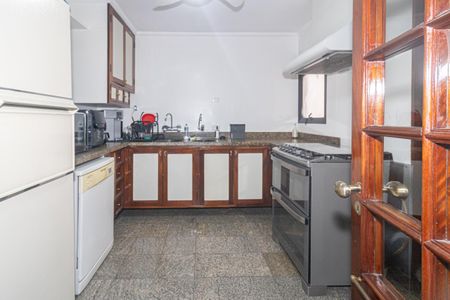 Apartamento para alugar com 237m², 4 quartos e 4 vagas Apartamento para alugar com 237m², 4 quartos e 4 vagasCozinha