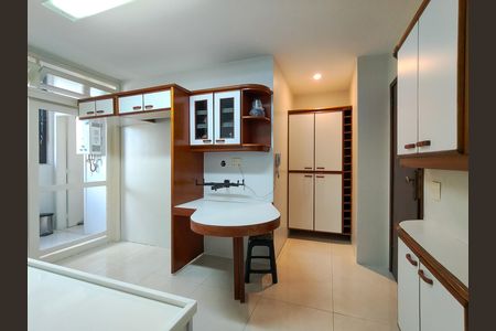 Apartamento para alugar com 130m², 3 quartos e 2 vagasCozinha