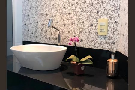 Banheiro de casa à venda com 4 quartos, 385m² em São João Batista, Belo Horizonte